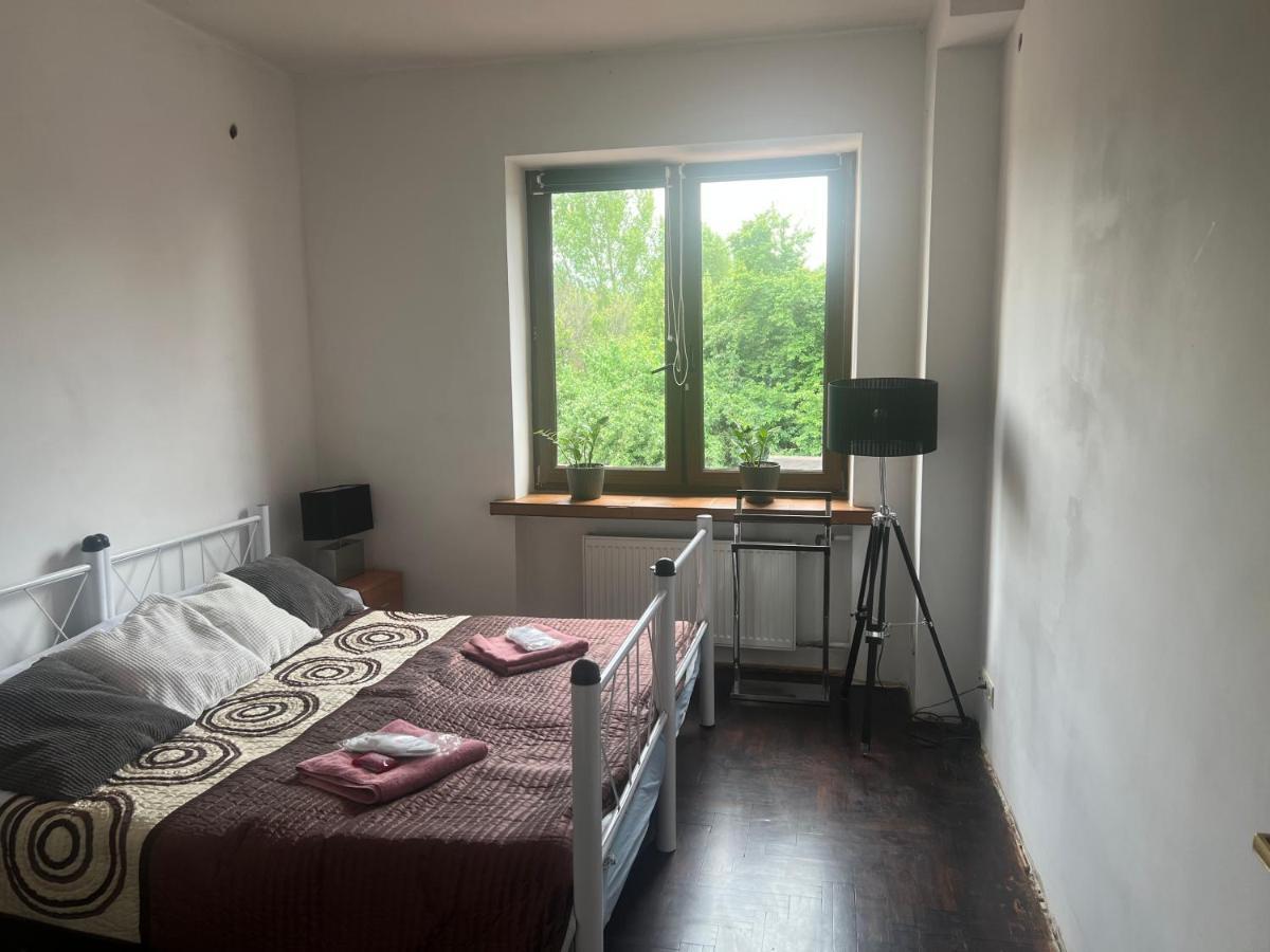 Apartament samodzielny pokój w wygodnym domu z parkingiem Piaseczno  Zewnętrze zdjęcie
