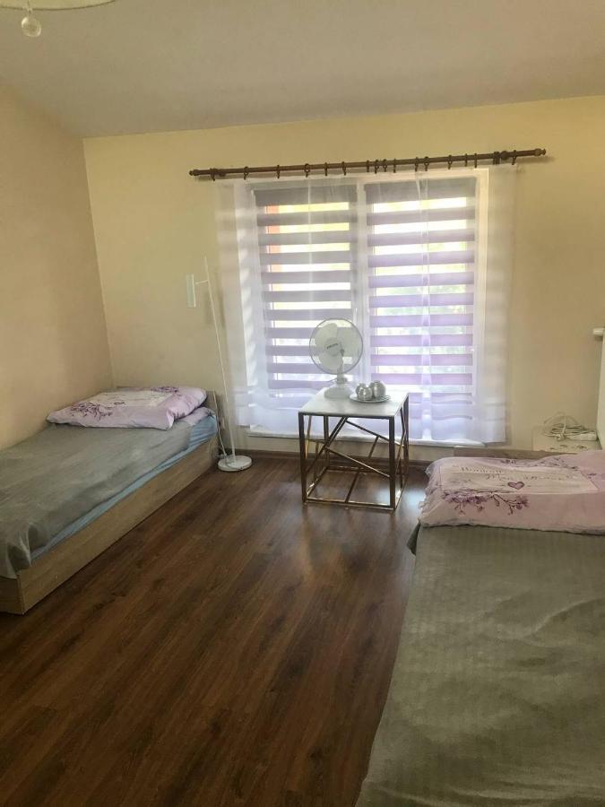 Apartament samodzielny pokój w wygodnym domu z parkingiem Piaseczno  Zewnętrze zdjęcie